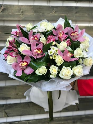 Букет цветов из: Розы и Хризантемы в Подлесной Слободе