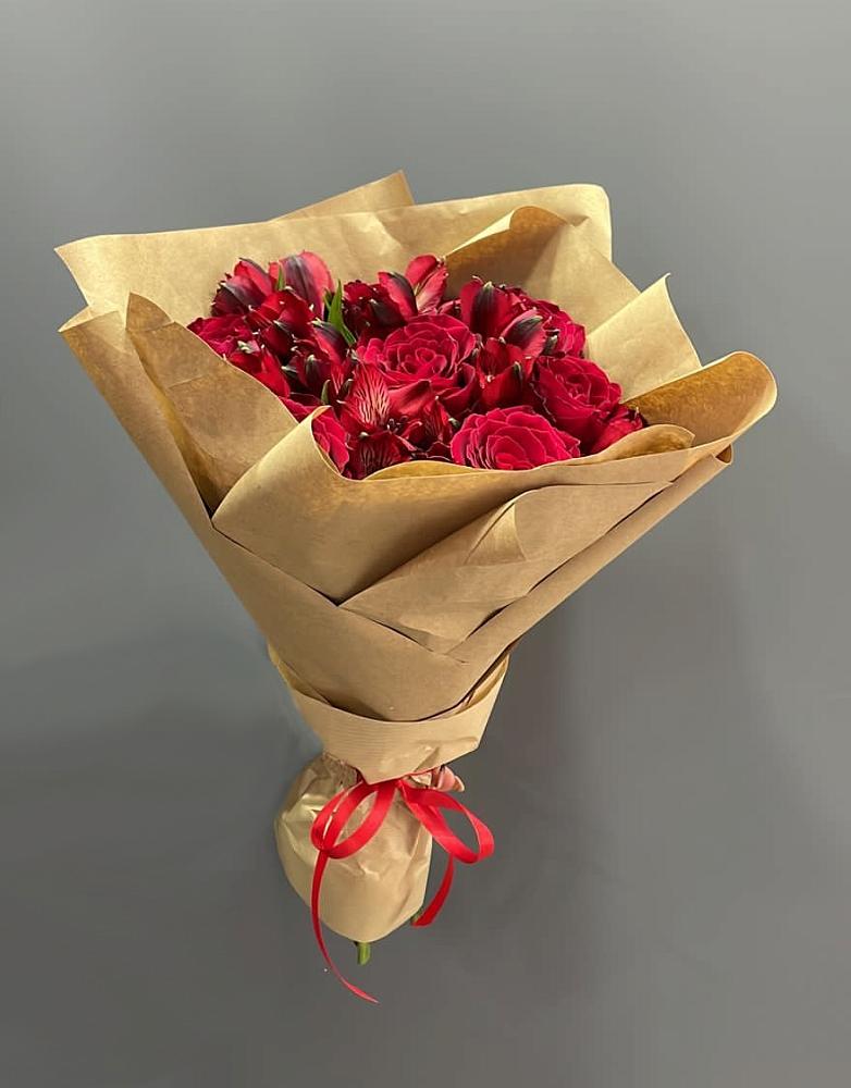 Букет цветов из: Альстромерии и Розы в Подлесной Слободе