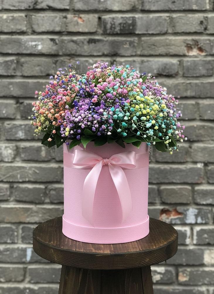 Цветочная композиция из Гипсофила и Розы в шляпной коробке в Подлесной Слободе