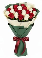 Букет Микс из красных и белых роз в Подлесной Слободе