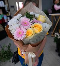 Букет цветов из:  Герберы, Розы и Хризантемы в Подлесной Слободе