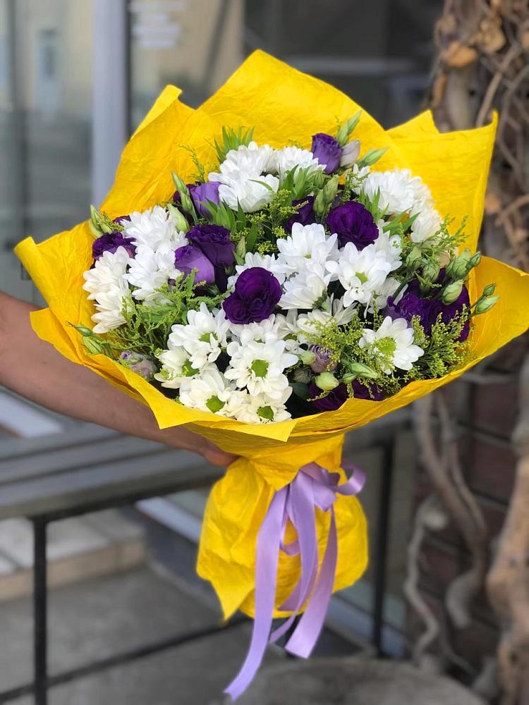 Букет цветов из: Ирисы, Хризантемы и Ромашки в Подлесной Слободе