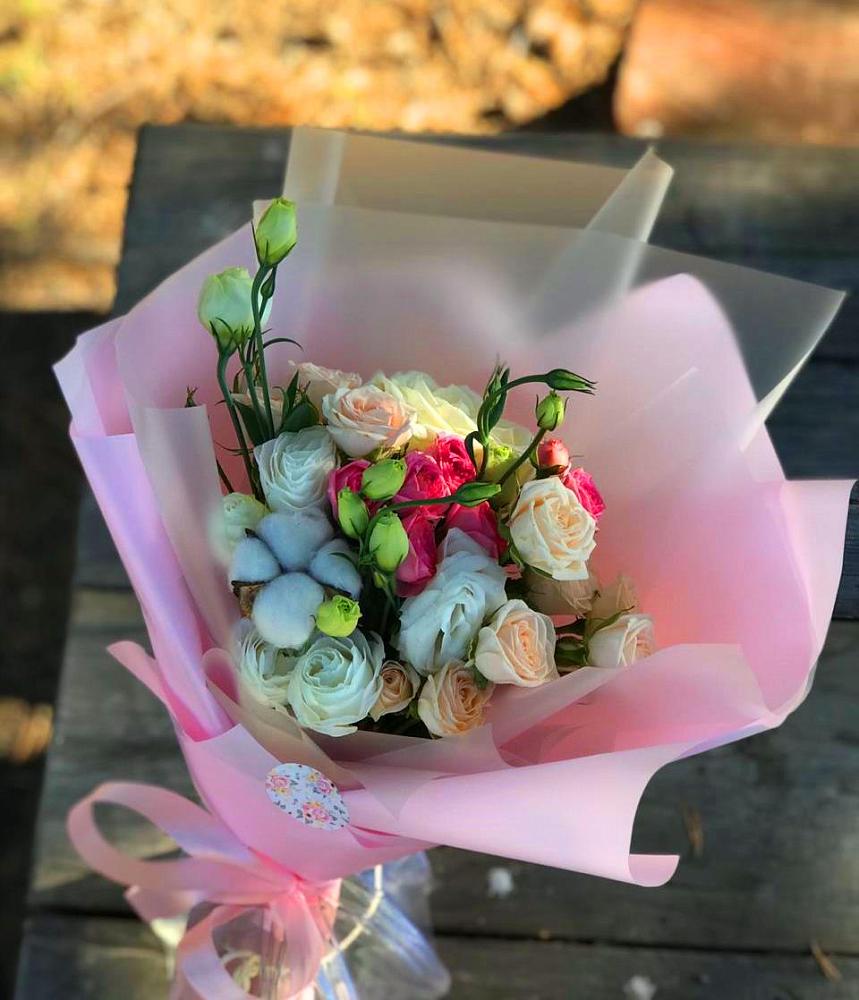 Букет цветов из: Розы и Лизиантусы в Подлесной Слободе