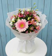 Букет цветов из:  Герберы, Альстромерии и Лизиантусы в Подлесной Слободе